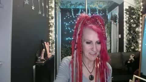 SaucySky online show from 28, 9, 2025