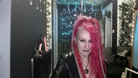 SaucySky online show from 2, 10, 2025