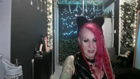 SaucySky online show from 4, 10, 2025