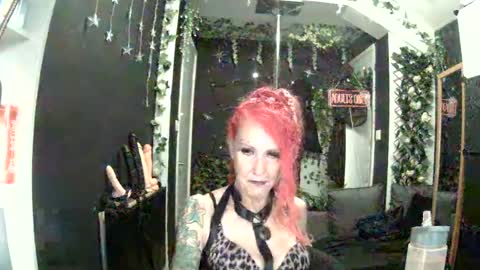 Snapshot of saucysky chatting on 23, 6, 2026 SaucySky online show from 23, 6, 2026