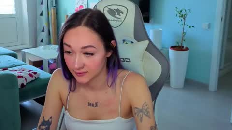 Snapshot of savage_lust_ chatting on 29, 4, 2026 Ariel online show from 29, 4, 2026