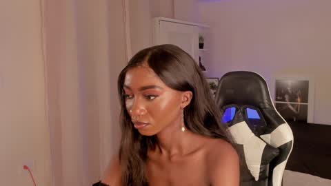 Snapshot of savannahwildee chatting on 17, 12, 2024 Savannahwildee online show from 17, 12, 2024