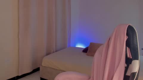 Snapshot of savannahwildee chatting on 20, 2, 2025 Savannahwildee online show from 20, 2, 2025