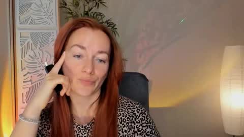 Snapshot of save_the_qween chatting on 5, 3, 2026 save the qween online show from 5, 3, 2026