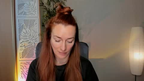 Snapshot of save_the_qween chatting on 16, 3, 2026 save the qween online show from 16, 3, 2026