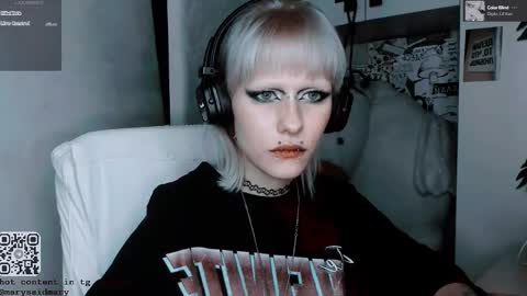 pronoun she. name Mary. age 21. online show from 23, 10, 2025