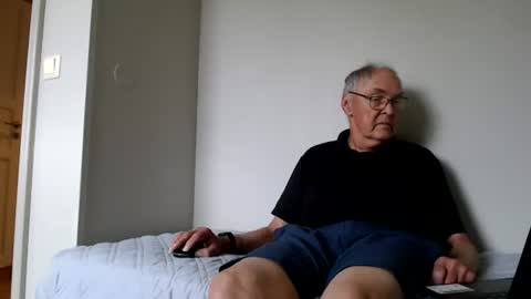 Snapshot of scandxx chatting on 12, 6, 2026 Scand online show from 12, 6, 2026