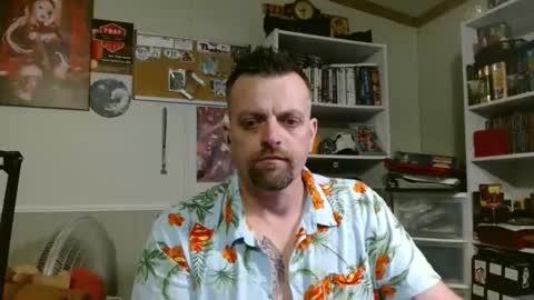 Snapshot of scarecrow2wm chatting on 24, 11, 2025 Kent Clark online show from 24, 11, 2025