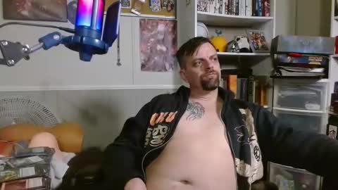 Snapshot of scarecrow2wm chatting on 9, 2, 2026 Kent Clark online show from 9, 2, 2026