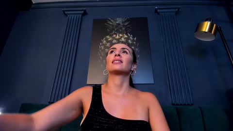 Scarlet Edwars online show from 12, 2, 2025