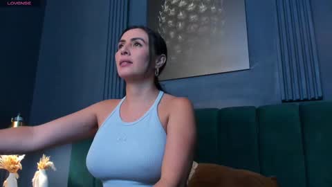 Scarlet Edwars online show from 13, 9, 2025