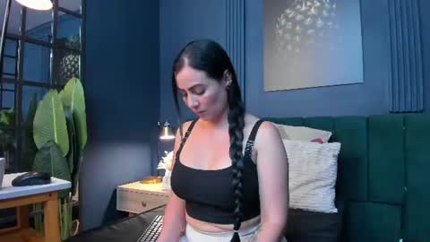 Scarlet Edwars online show from 15, 7, 2026