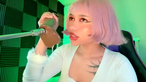 scarlet_gold online show from 15, 10, 2025