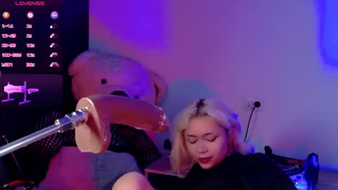 scarlet_gold online show from 14, 6, 2026