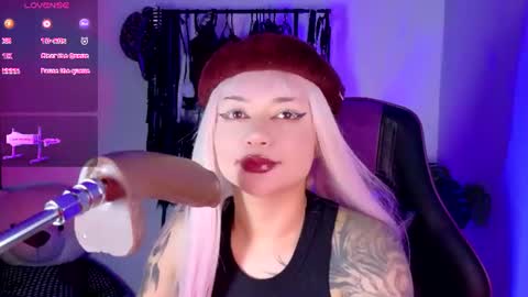 scarlet_gold online show from 17, 6, 2026