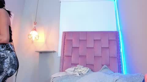 scarlet_vixen_ online show from 9, 3, 2026