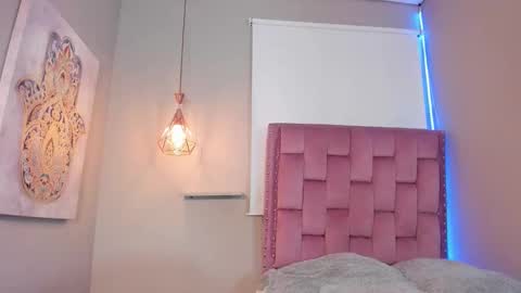 scarlet_vixen_ online show from 19, 3, 2026