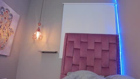 scarlet_vixen_ online show from 20, 3, 2026