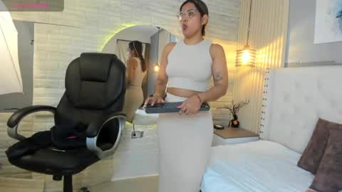 Snapshot of scarletbaker__ chatting on 21, 4, 2026 Scarlet online show from 21, 4, 2026