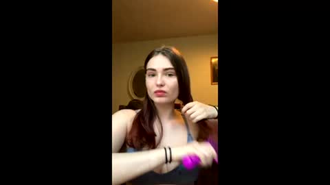 Snapshot of scarletbean chatting on 27, 5, 2026 scarletbean online show from 27, 5, 2026