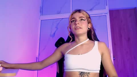Snapshot of scarletblaze_ chatting on 16, 7, 2026 Scarlet online show from 16, 7, 2026