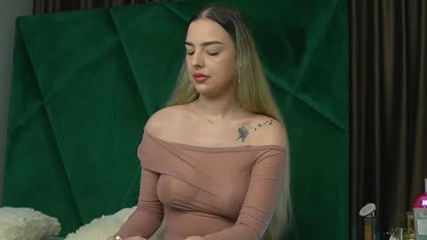 Scarlet online show from 21, 11, 2025