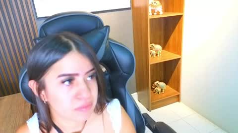 Snapshot of scarleth_fire chatting on 11, 4, 2026 Scarleth online show from 11, 4, 2026