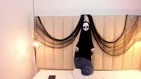 Snapshot of scarlethill_ chatting on 22, 10, 2025 scarlethill_ online show from 22, 10, 2025
