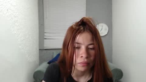 Snapshot of scarlethsexy69 chatting on 14, 10, 2025 scarlethsexy69 online show from 14, 10, 2025