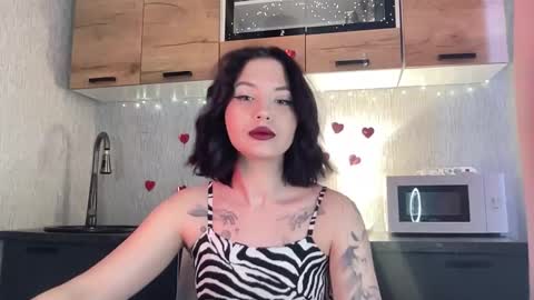 scarletpetal online show from 25, 2, 2026