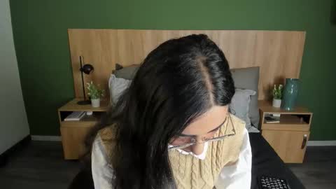 Scarlett  online show from 18, 12, 2025