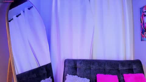 Snapshot of scarlett__durand chatting on 16, 10, 2025 scarlett__durand online show from 16, 10, 2025