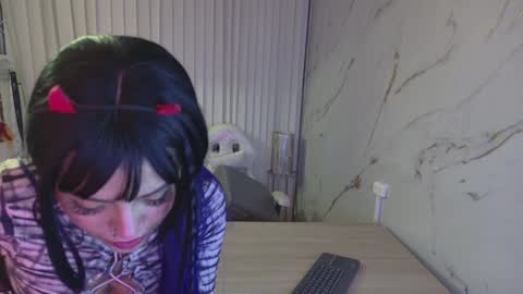 Scarlett Collins online show from 19, 1, 2025
