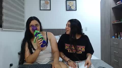 Scarlett and Jazmin online show from 4, 3, 2026