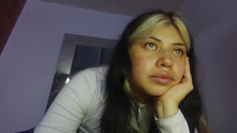 scarlett_johhns online show from 22, 10, 2025