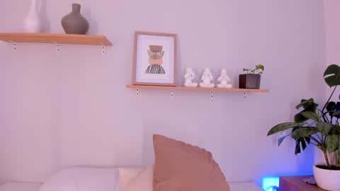 Scarlett Morgan online show from 28, 1, 2025