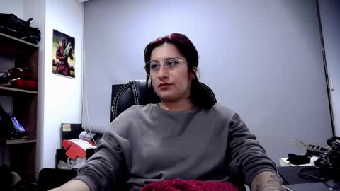 Snapshot of scarlett_sen chatting on 28, 4, 2026 Mistress Scarlett online show from 28, 4, 2026