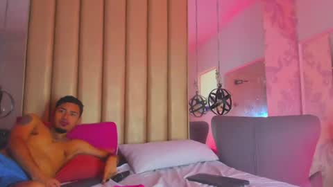 Scarlet and Alex online show from 25, 6, 2026