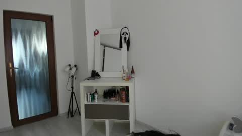 scarlettjakobs online show from 24, 5, 2026