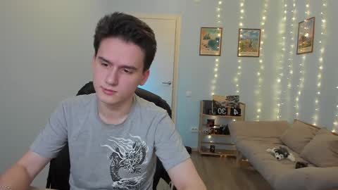 Thomas brunette and Alex blond online show from 25, 12, 2024