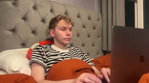 Snapshot of scottish_twink01 chatting on 1, 1, 2025 danny online show from 1, 1, 2025
