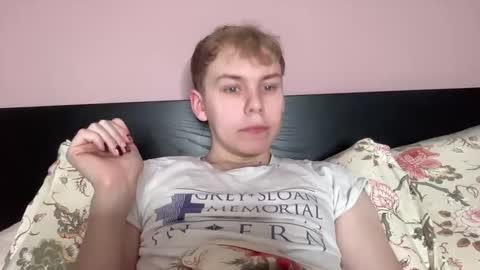 Snapshot of scottish_twink01 chatting on 21, 10, 2025 danny online show from 21, 10, 2025