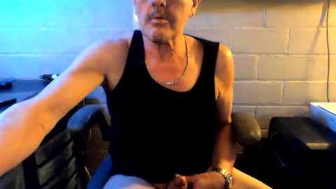 eating pussy  sucking dick online show from 18, 2, 2026