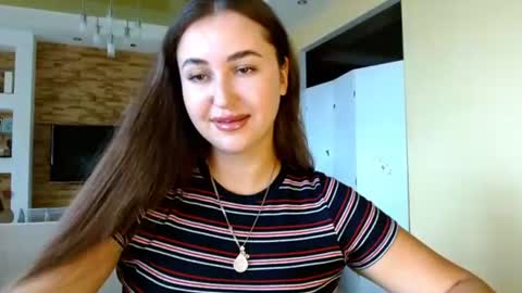 Elizabeth  online show from 10, 7, 2026