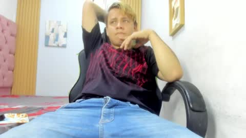 sebas_boycum19 online show from 12, 4, 2026