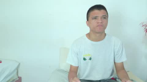 Snapshot of sebas_n_aly chatting on 24, 4, 2026 ely online show from 24, 4, 2026