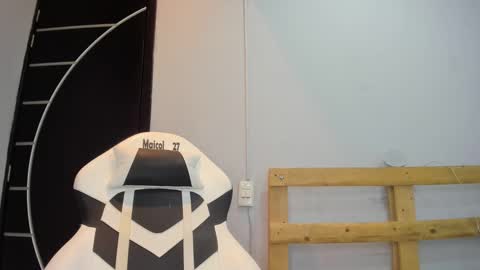 Snapshot of sebastian_0422 chatting on 3, 1, 2025 sebastian 0422 online show from 3, 1, 2025