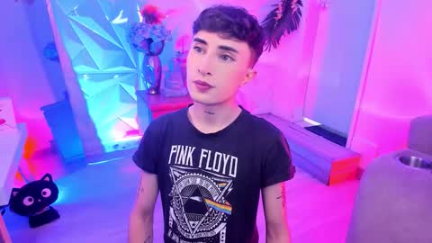     .  INDEPENDENT MODEL online show from 5, 3, 2026