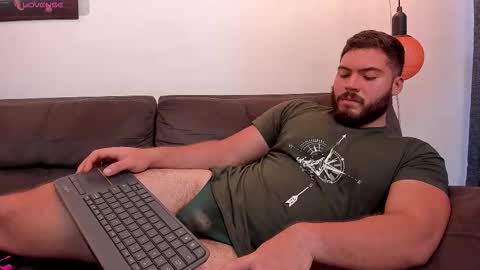 Instagram jeanpaulfit  online show from 27, 10, 2025