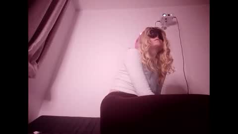 Anni online show from 17, 2, 2025